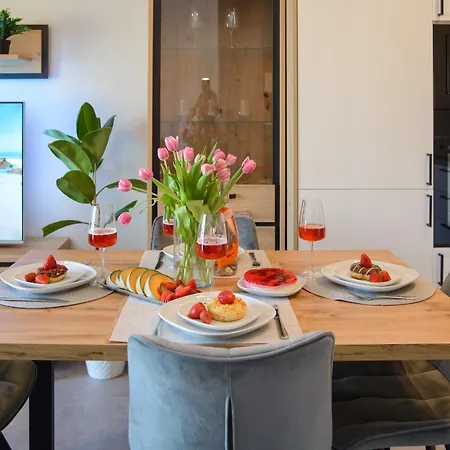 Maya's Flats & 104 - Letnica Apartman *