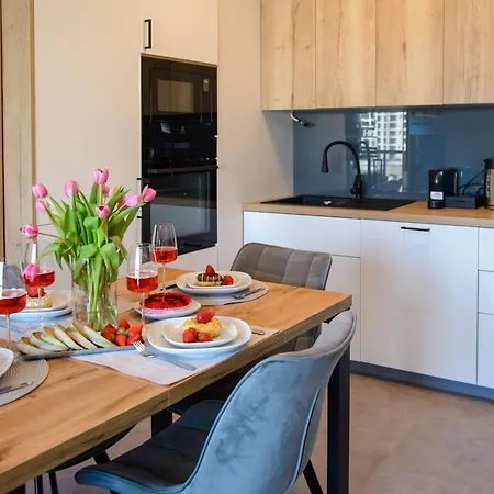 Maya's Flats & 104 - Letnica Apartman Gdańsk