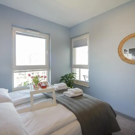 Maya's Flats & 104 - Letnica *